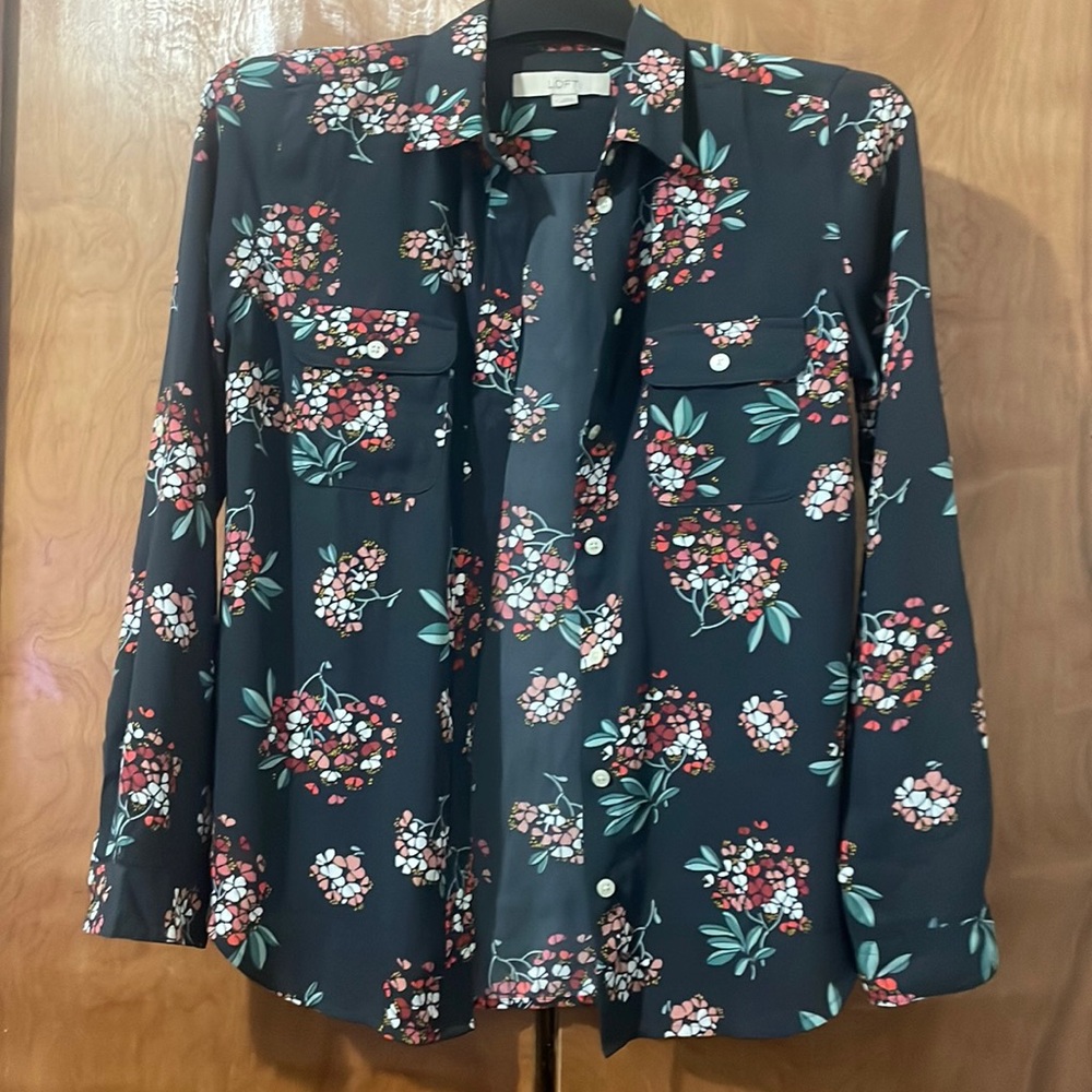 LOFT Gray Floral Button-Down Blouse Size S